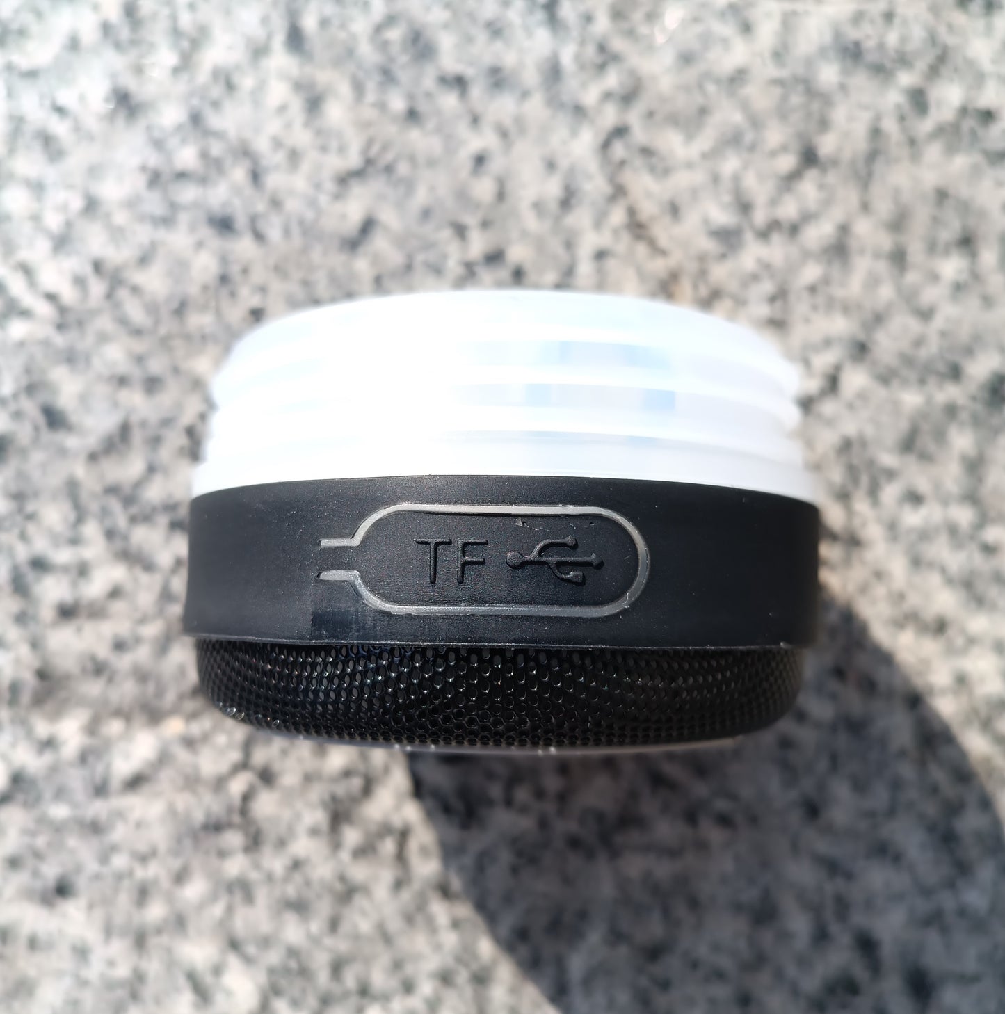 Taza Termo de Acero Inoxidable con parlante Bluetooth 1200ml con Asa y Sorbete